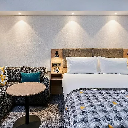 Paris Cdg Airport An Ihg 4*