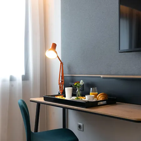 Paris Cdg Airport An Ihg 酒店 4*